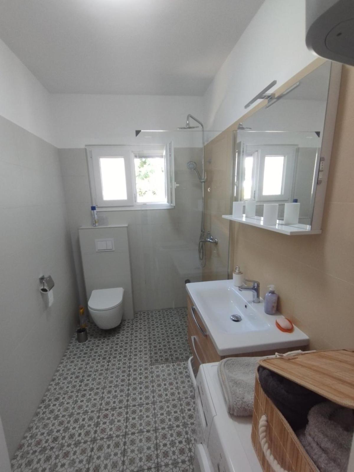 Apartman Kora Njivice Exterior photo