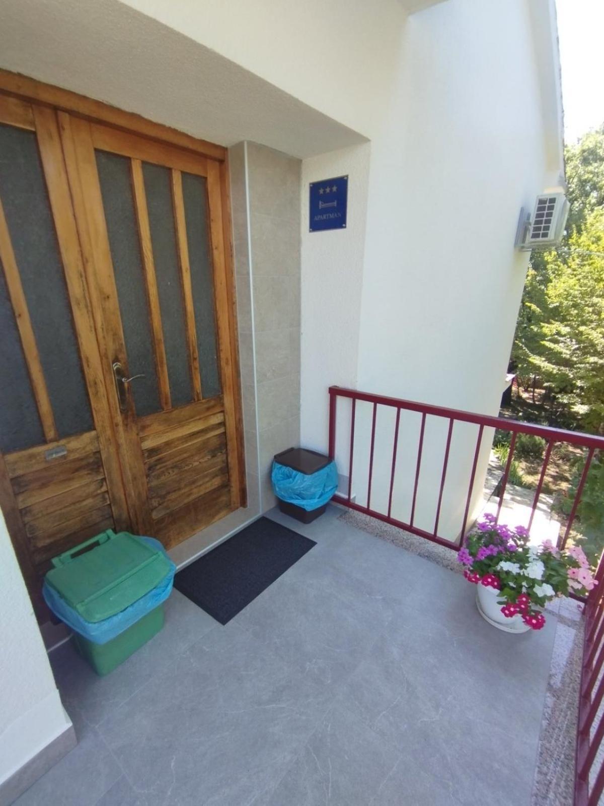 Apartman Kora Njivice Exterior photo